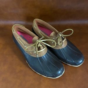 Sz 8.5 Women’s Sperry “Duck boots”